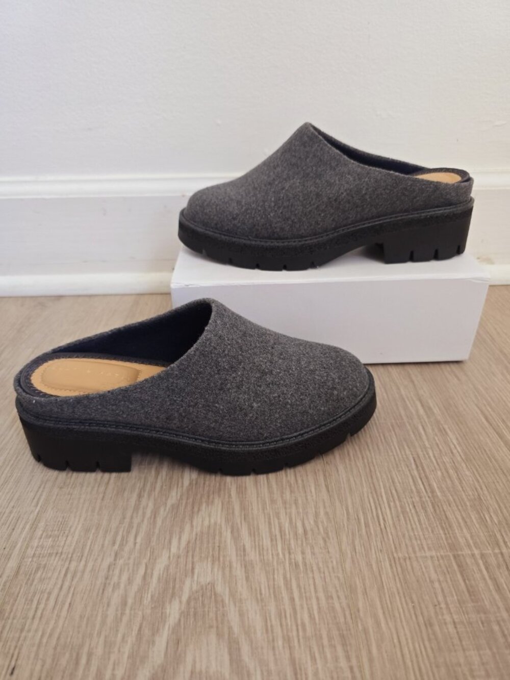 Kelly And Katie Leo Slip On Clogs Shoes 6 Grey Platform Womens Round Toe